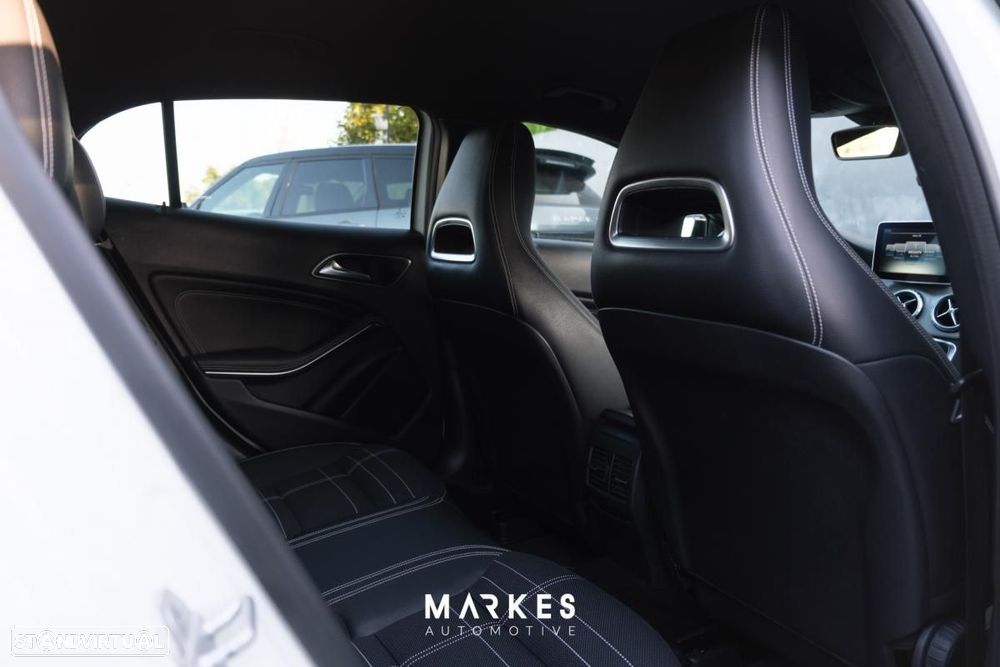 Mercedes-Benz GLA 220 d 7G-DCT Urban - 23