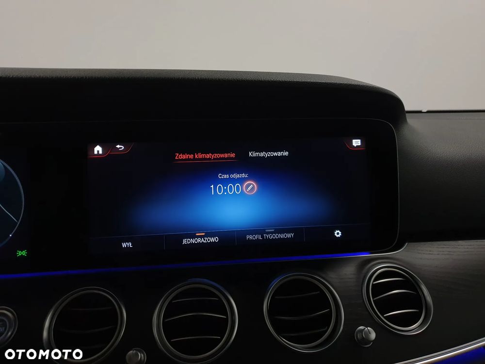 Mercedes-Benz Klasa E 300 de 4Matic 9G-TRONIC AMG Line - 20