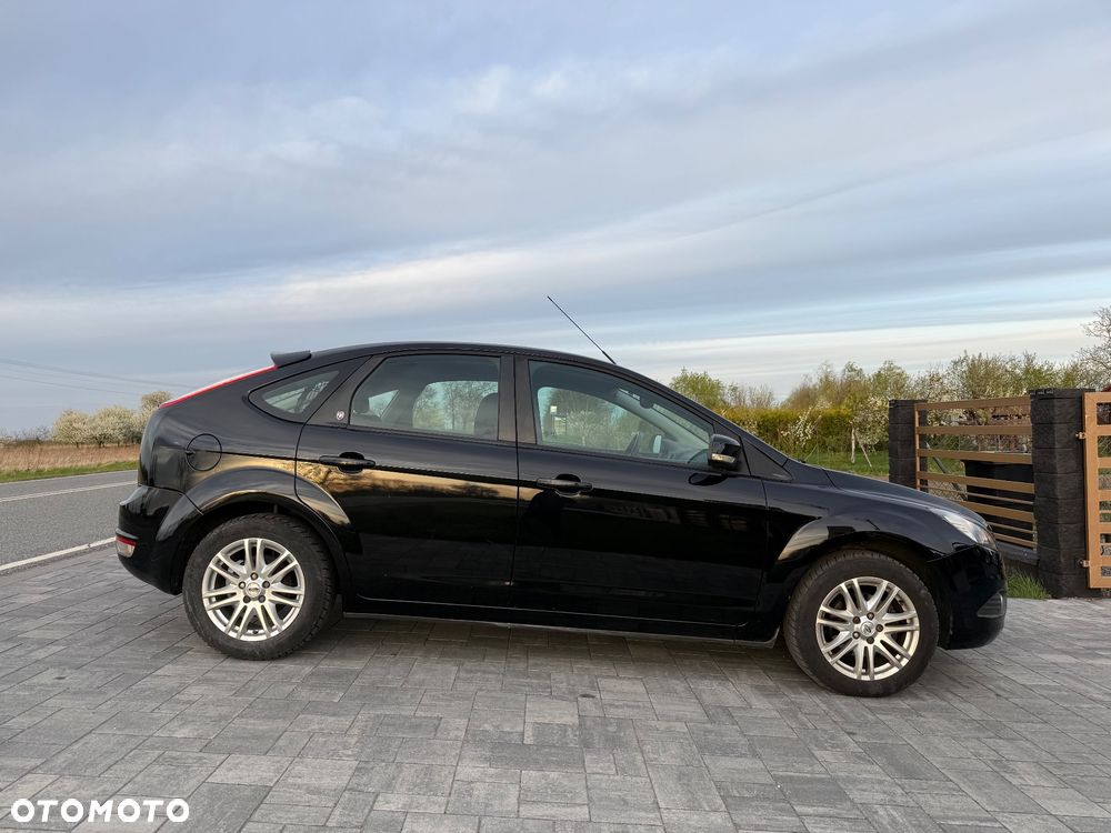 Ford Focus 1.6 16V Ghia - 30