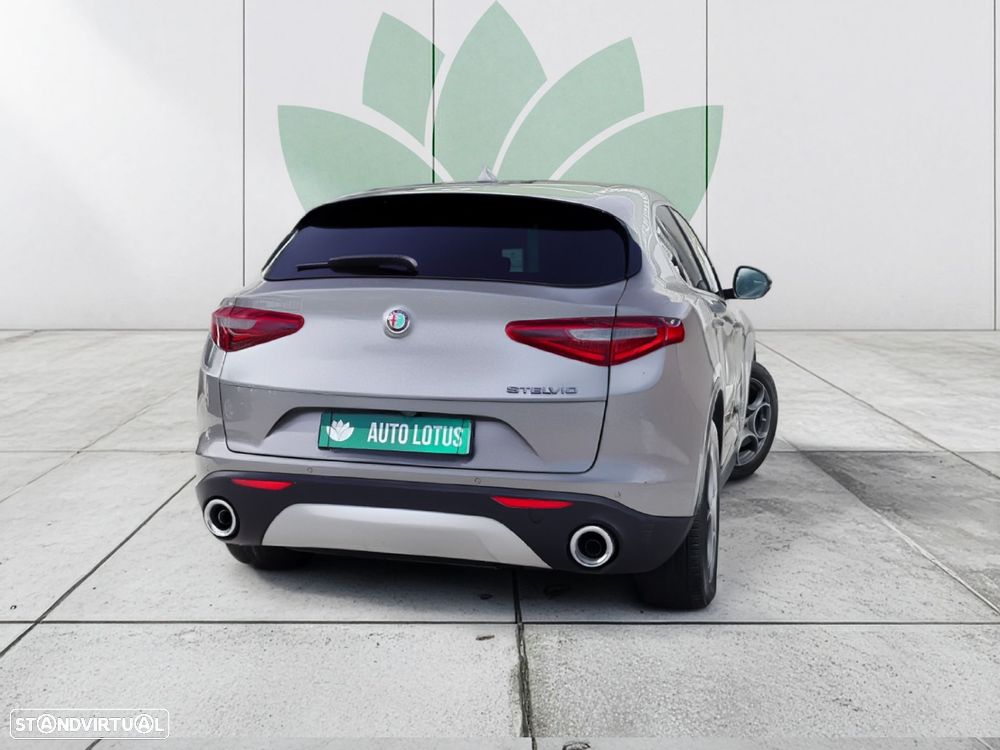 Alfa Romeo Stelvio 2.2 D Super AT8 - 6