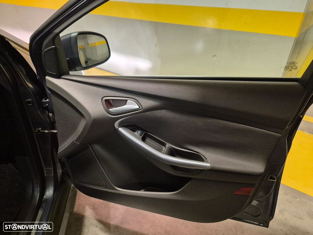 Ford Focus SW 1.6 TDCi Titanium Best - 38