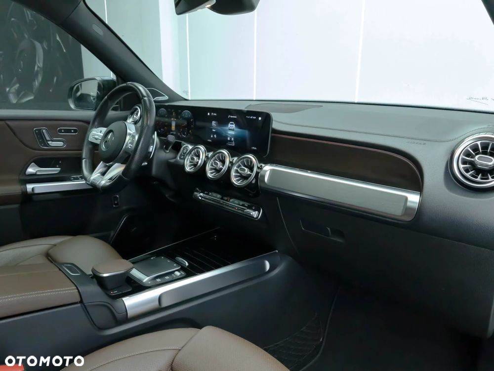 Mercedes-Benz GLB - 37