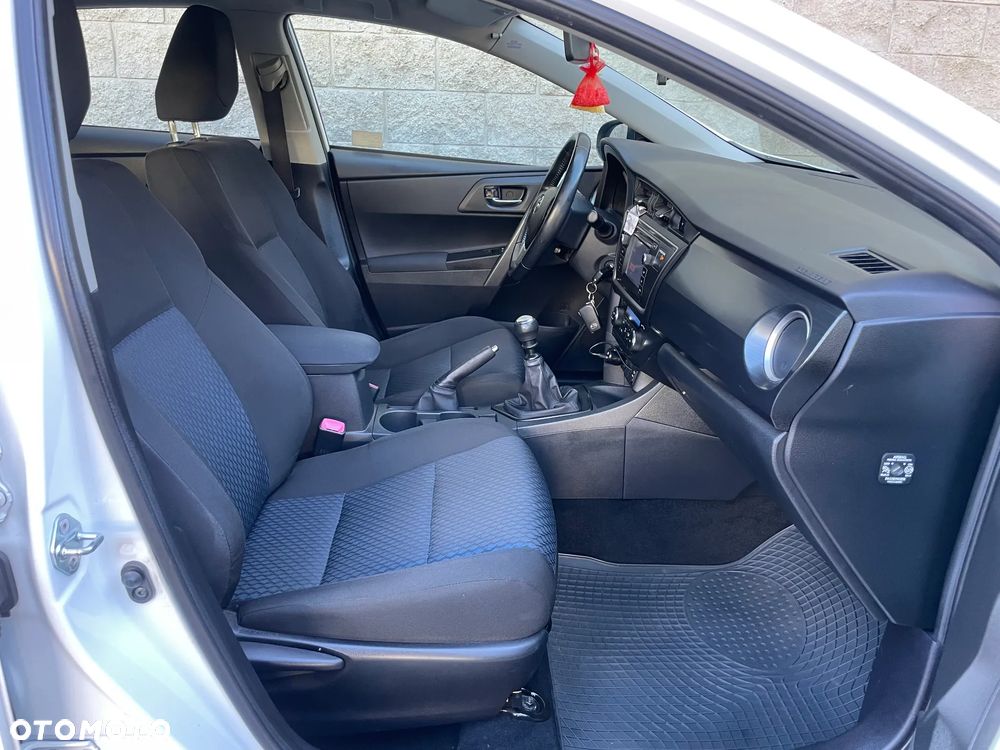 Toyota Auris 1.4 D-4D Dynamic - 12
