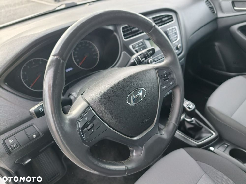 Hyundai i20 - 23