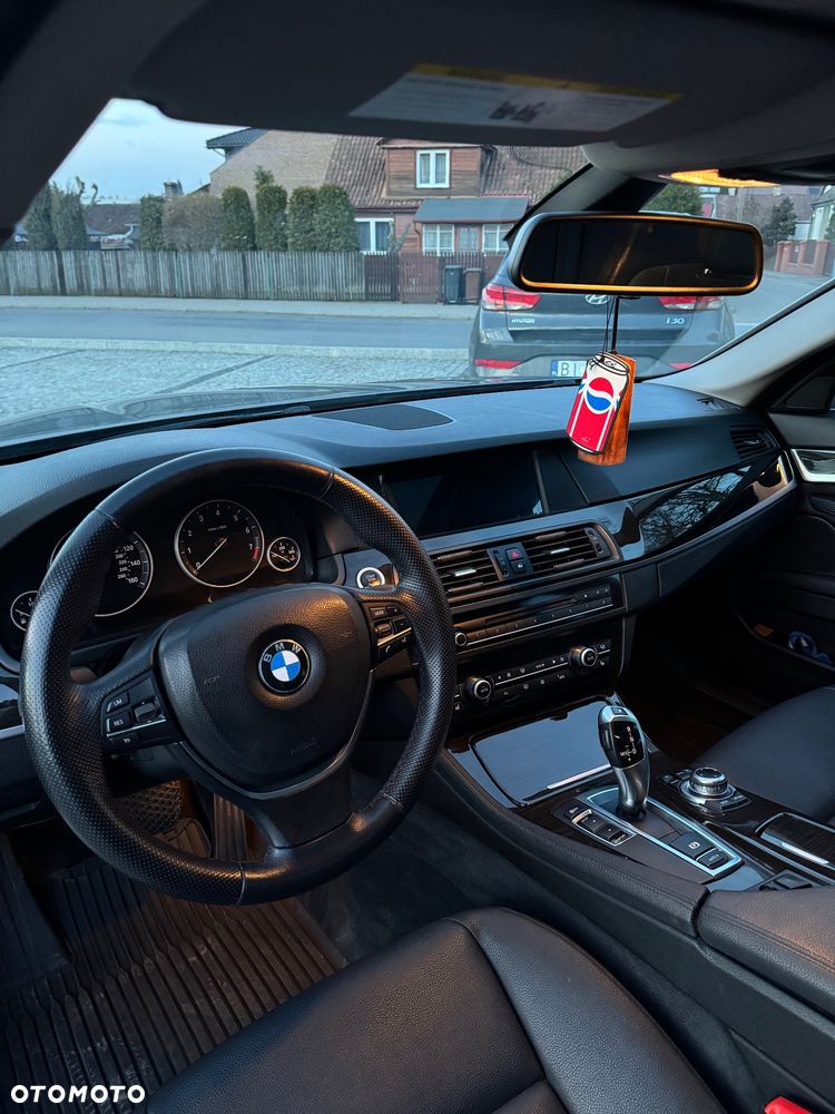 BMW Seria 5 528i - 12