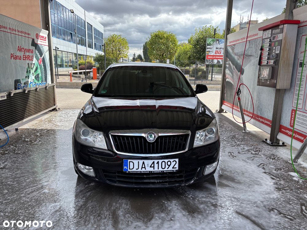 Skoda Octavia 2.0 TDI DSG Ambiente - 2