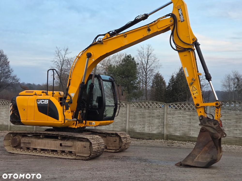 JCB JS130 - 2