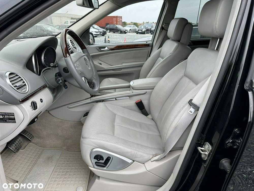 Mercedes-Benz GL - 11
