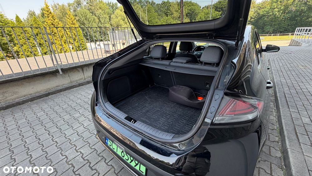 Hyundai IONIQ - 16
