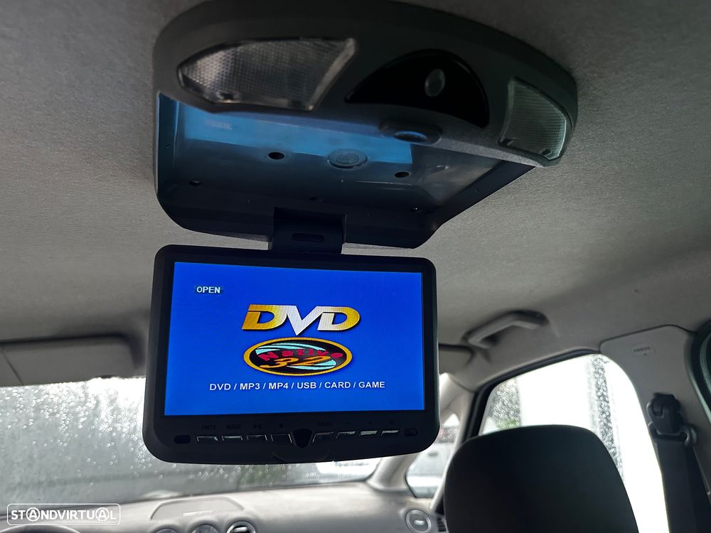 Ford S-Max 2.0 TDCi Titanium 7L - 35