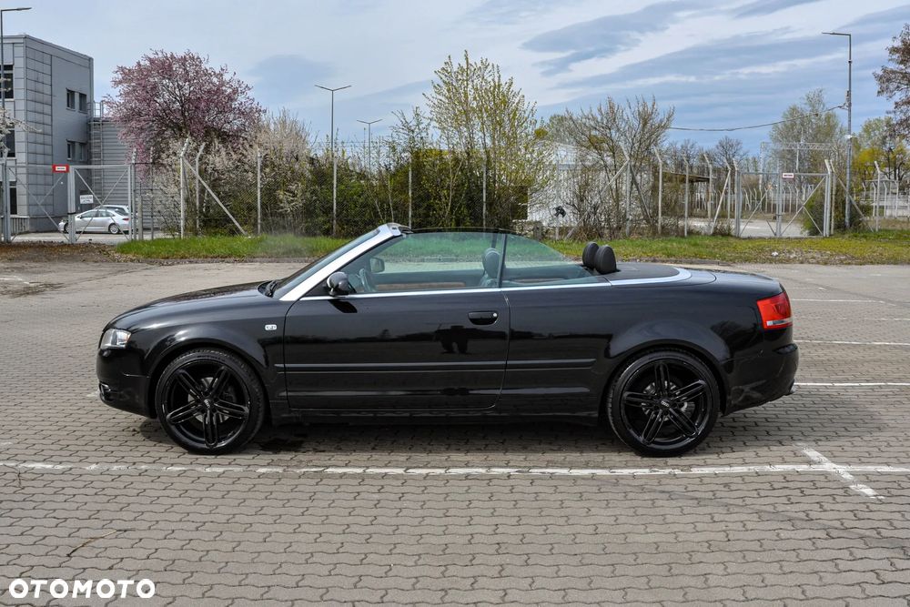 Audi A4 Cabrio 2.0 TDI DPF - 2