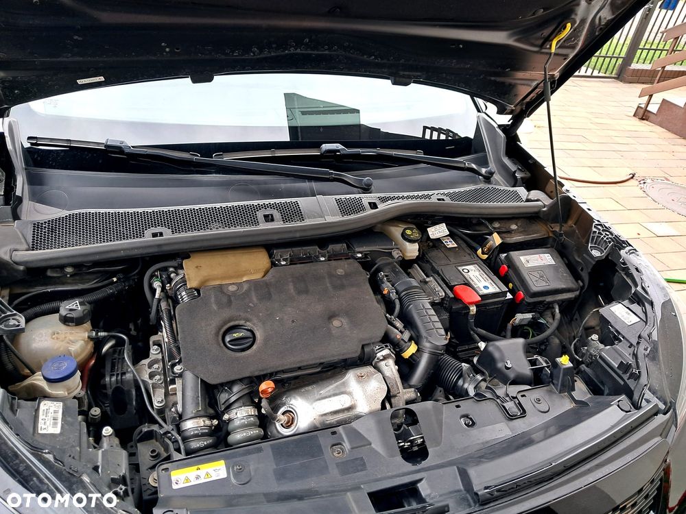 Peugeot 2008 BlueHDi 130 EAT8 Active - 25
