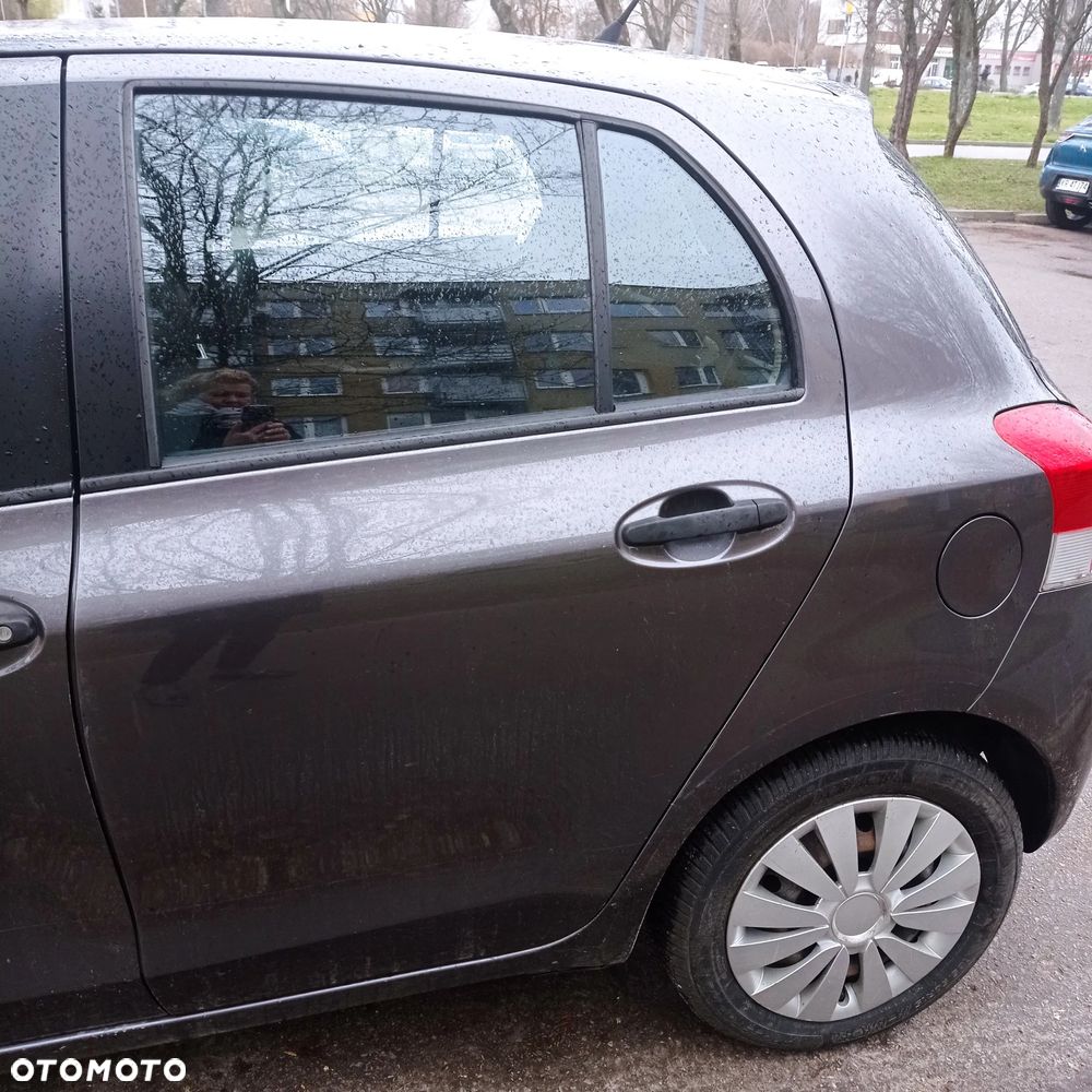 Toyota Yaris 1.33 VVT-i Cool - 4