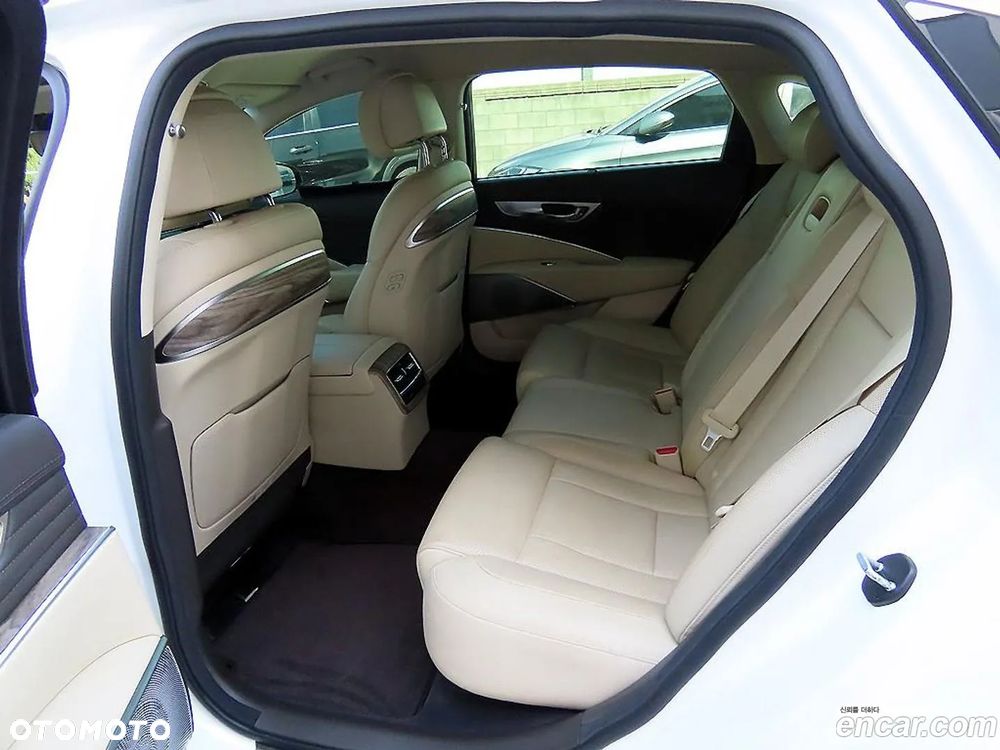 Kia K9 - 7