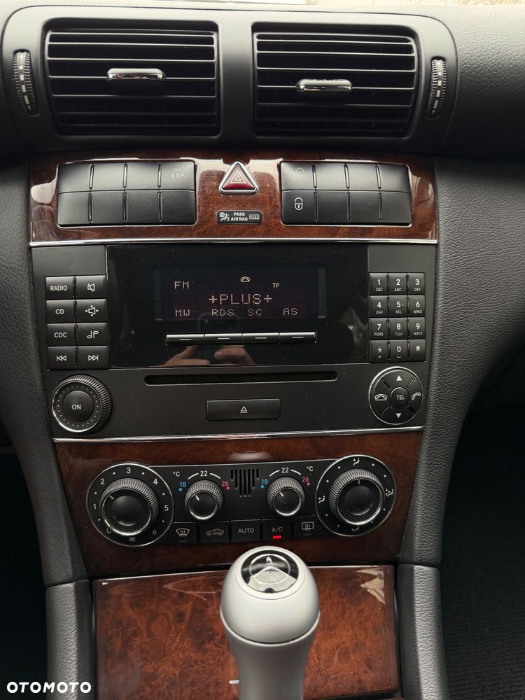Mercedes-Benz Klasa C 180 Kompressor Automatik Avantgarde Sport Edition + - 34