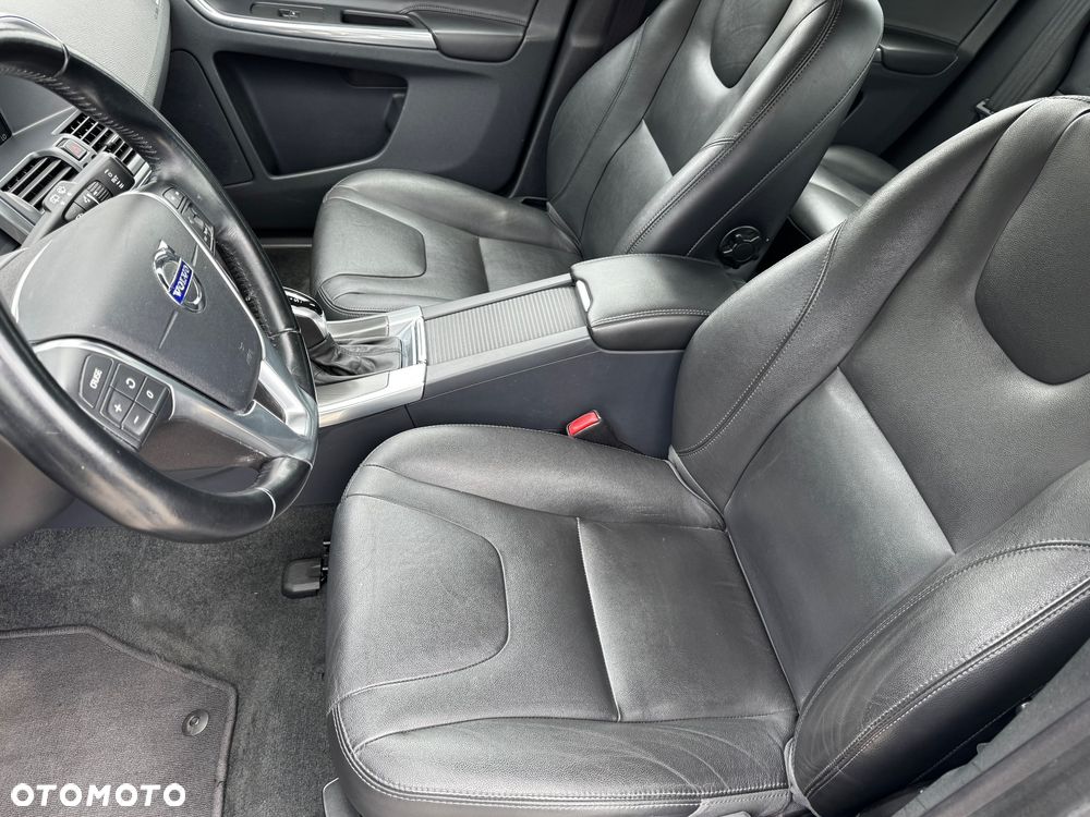 Volvo XC 60 D4 Geartronic Momentum - 29