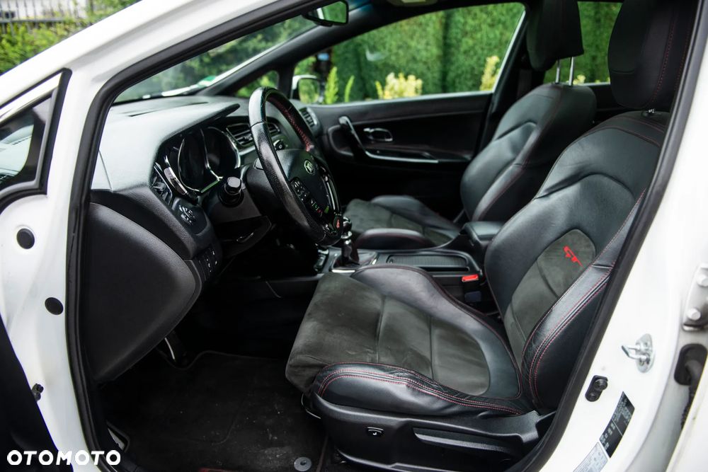 Kia Ceed 1.6 T-GDI GT - 18