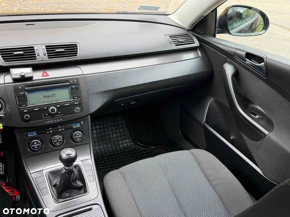 Volkswagen Passat - 31