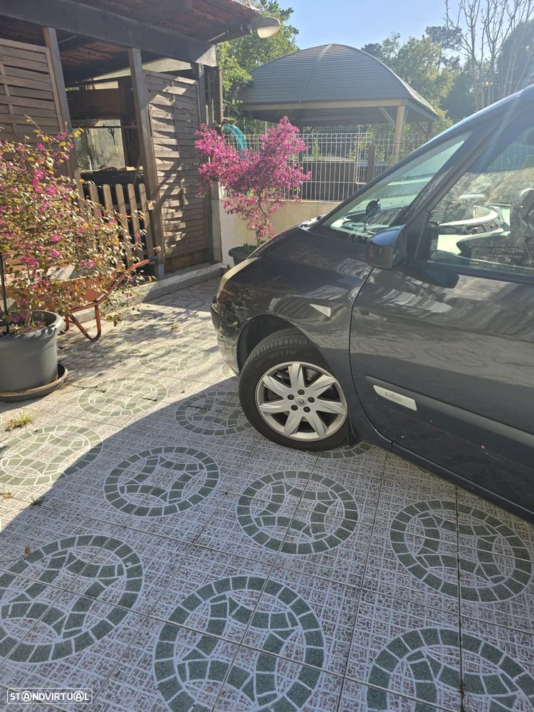 Renault Espace 2.0 dCi Initiale 7L Aut. - 2