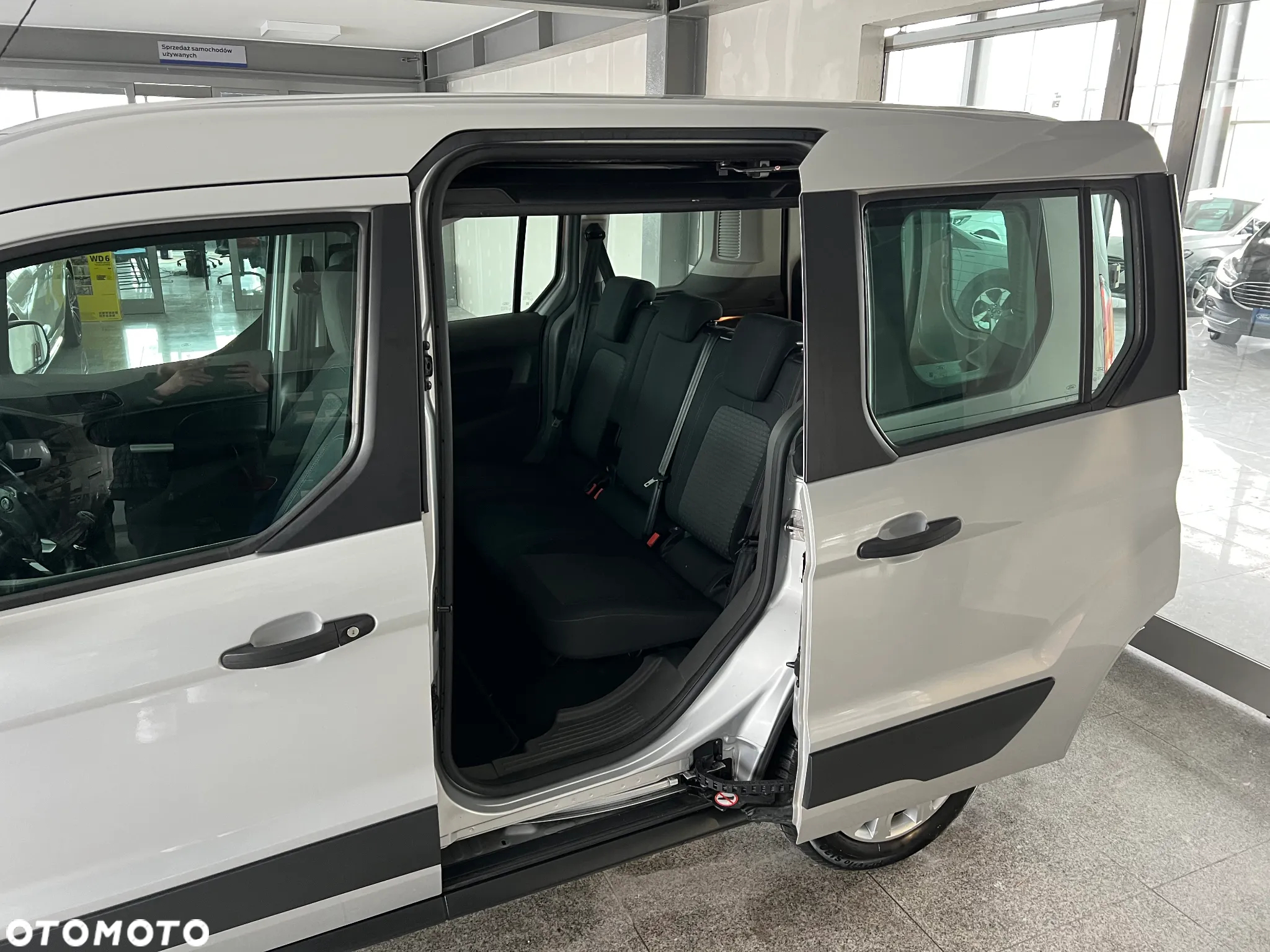 Ford Transit Connect - 33