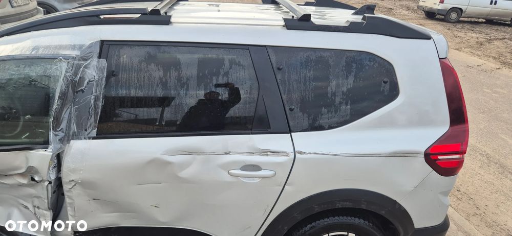 Dacia Jogger 1.0 TCe Extreme 7os - 17