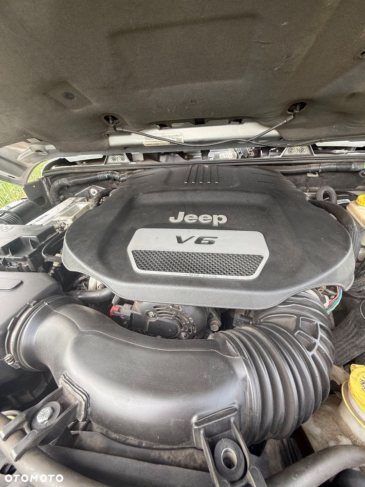 Jeep Wrangler 3.6 Unlim Sahara - 27