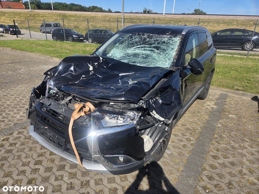 Mitsubishi Outlander 2.0 Instyle Navi 4WD CVT - 17