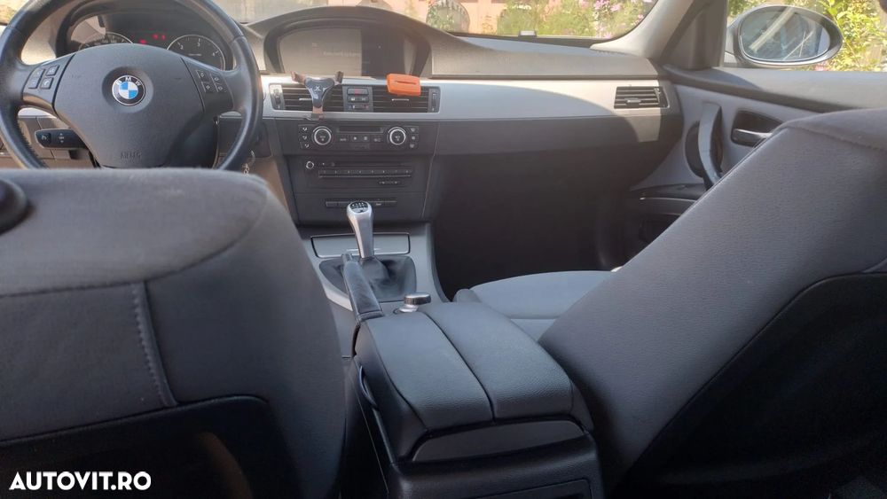 BMW Seria 3 318d - 4