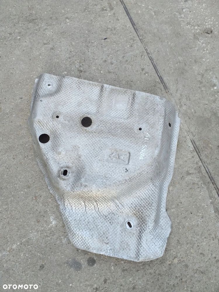 Toyota Prius IV osłona termiczna zbiornika bak paliwa - 1