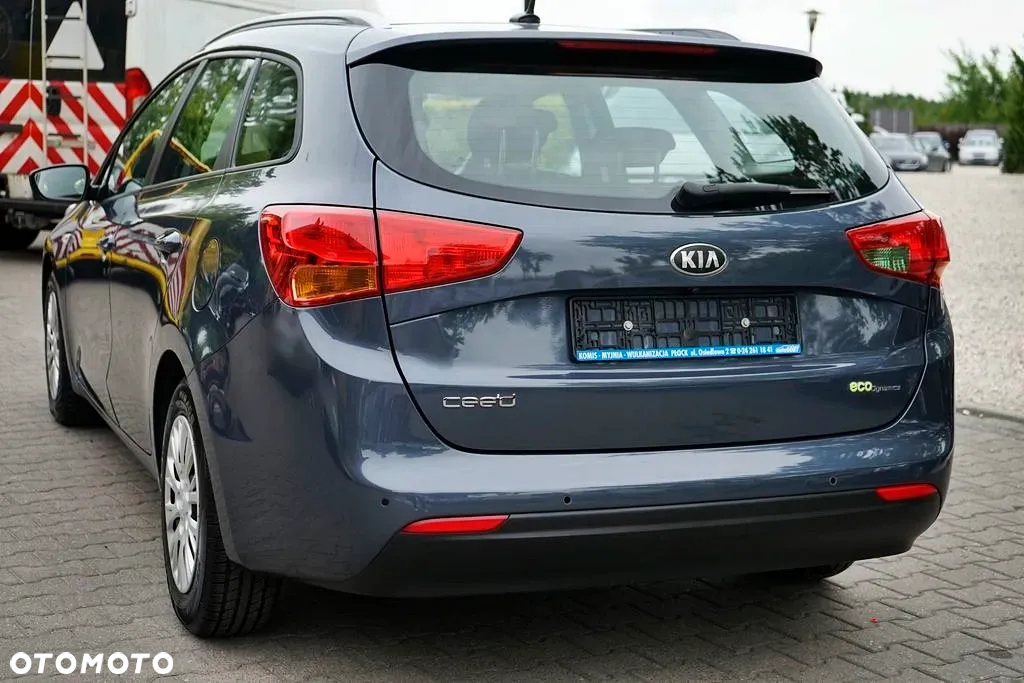 Kia Ceed - 4