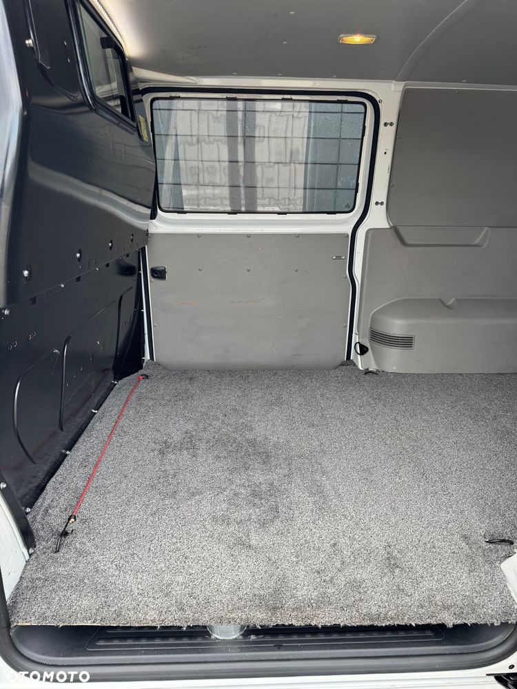 Volkswagen Transporter - 25