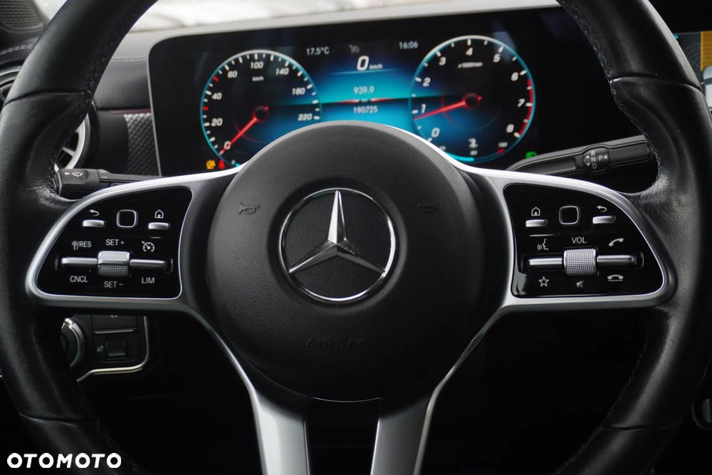 Mercedes-Benz CLA 180 7G-DCT Edition Progressive Line - 23