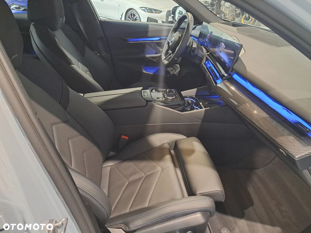 BMW Seria 5 530e xDrive PHEV M Sport - 11