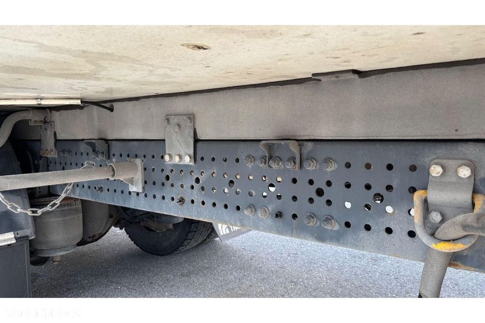 Mercedes-Benz Actros 1835 4x2 SIDE OPENING + CARRIER SUPRA 1150 Mt - 21