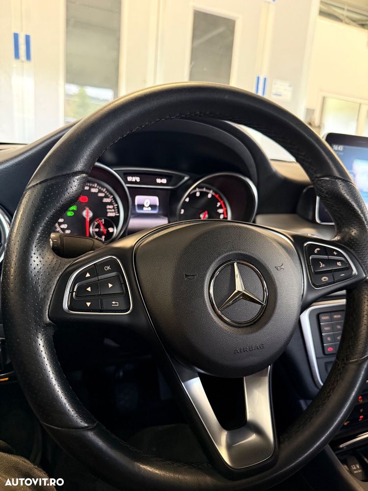 Mercedes-Benz CLA 180 Standard - 8