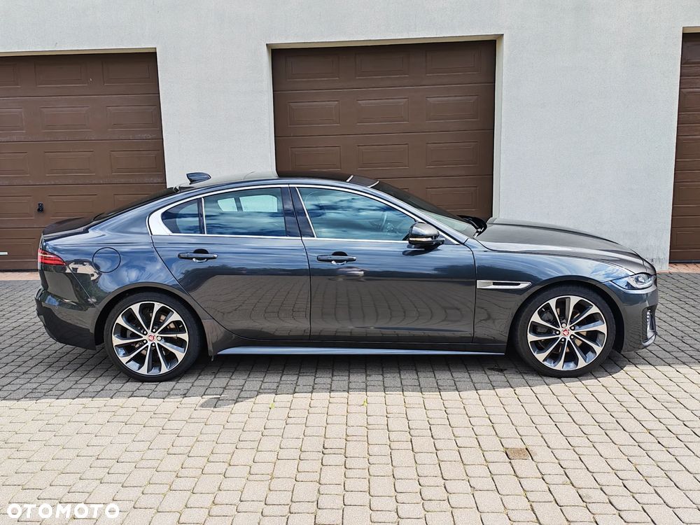 Jaguar XE 2.0 D180 AWD R-Dynamic SE - 3