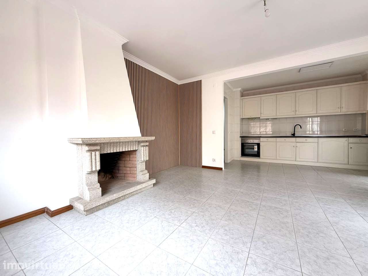 Apartamento T3 com Suíte, Varanda e Garagem – Praia do Furadouro - Grande imagem: 2/38