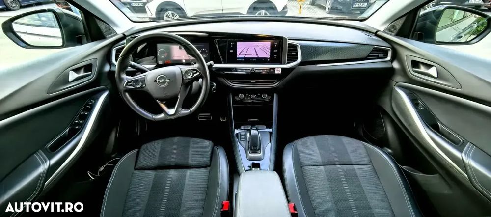 Opel Grandland X 1.2 Turbo START/STOP AT8 Business Edition - 4