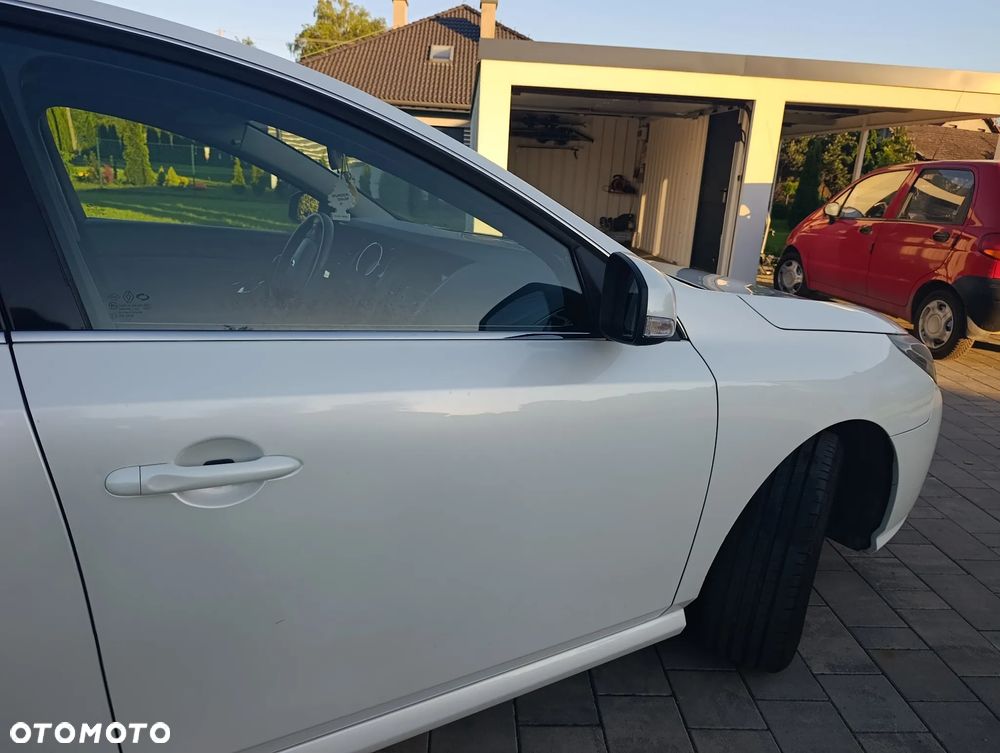 Renault Latitude 2.0 dCi Initiale - 9