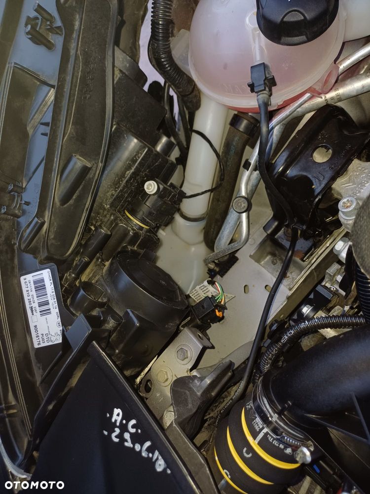 Peugeot 2008 e-HDi FAP 92 STOP & START Business-Line - 36