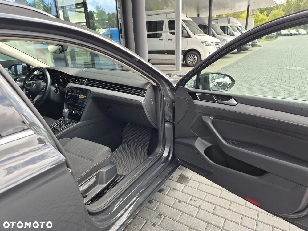 Volkswagen Passat 2.0 TDI SCR DSG Business - 23