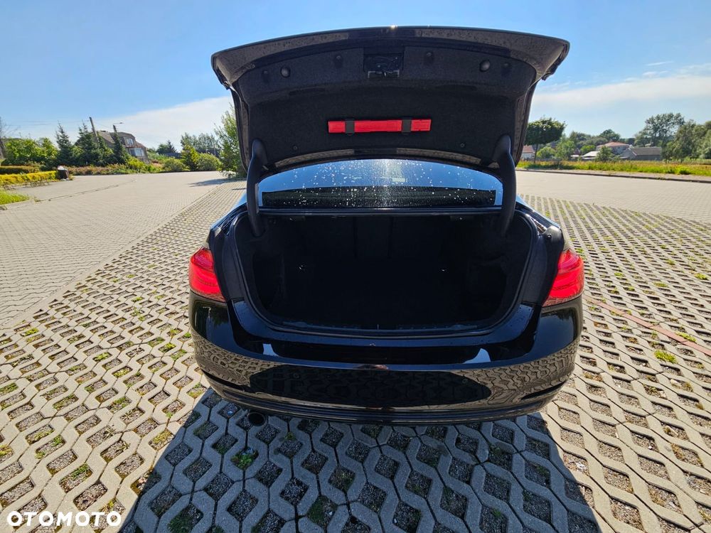 BMW Seria 3 318i GPF Sport Line - 15