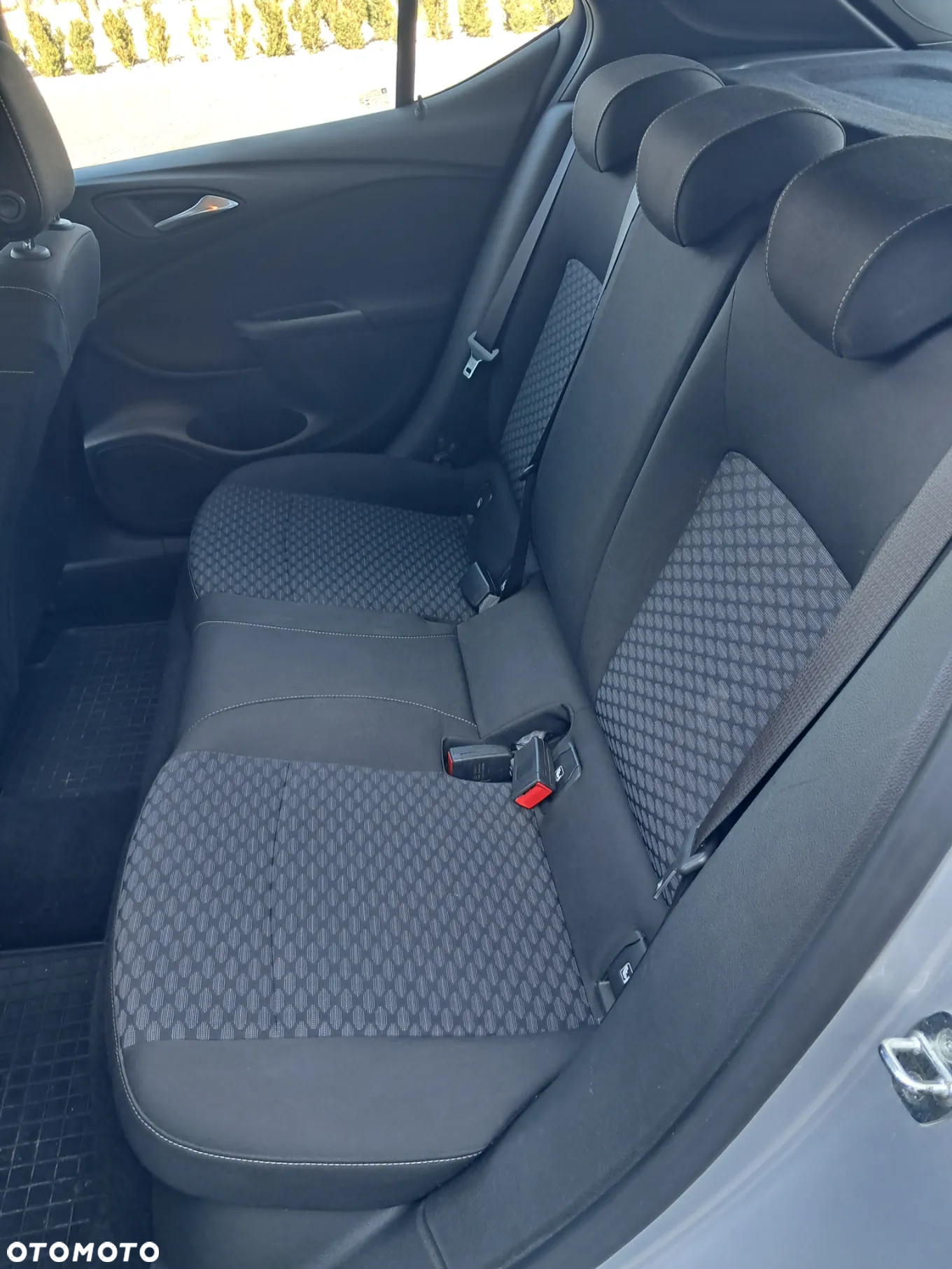 Opel Astra V 1.2 T Edition S&S - 36