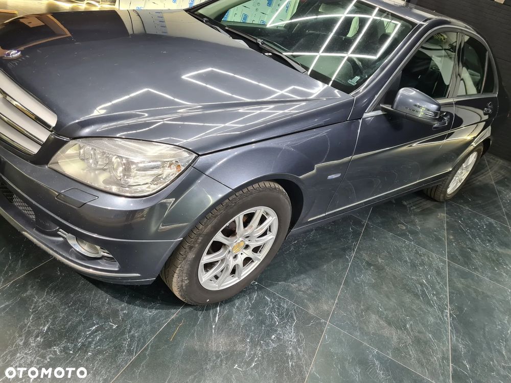 Mercedes-Benz Klasa C 180 BlueEFFICIENCY Avantgarde - 26