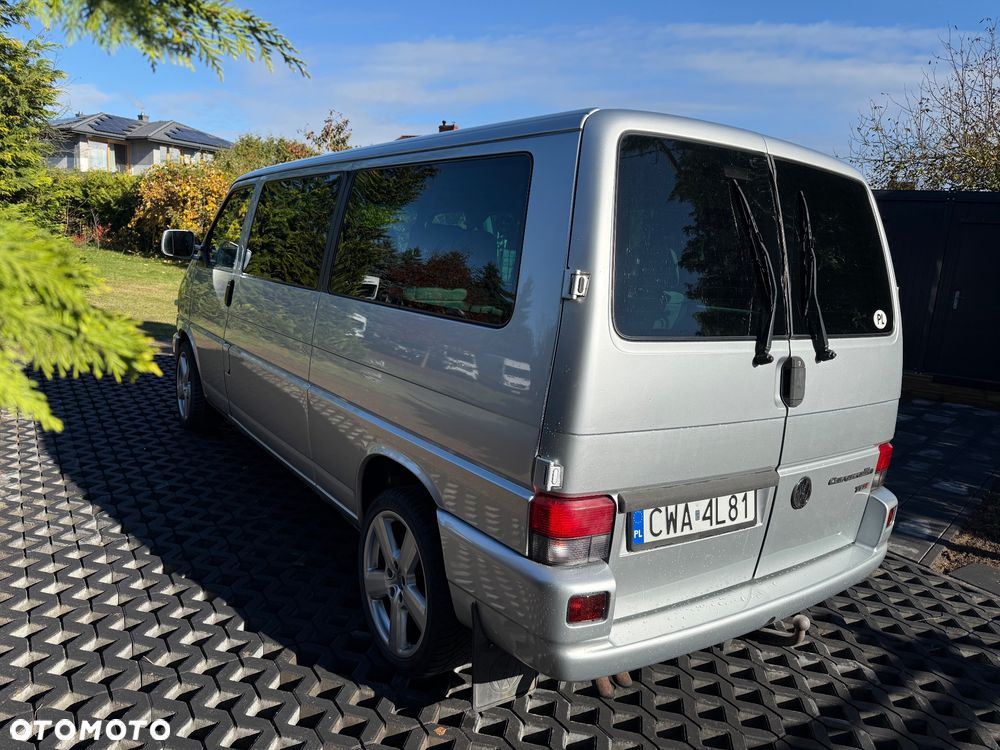 Volkswagen Caravelle - 3