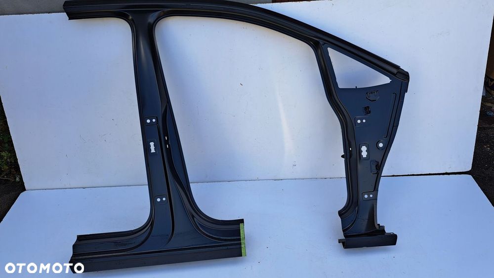 Próg słupek poszycie prawe VW Touran 5TA - 1