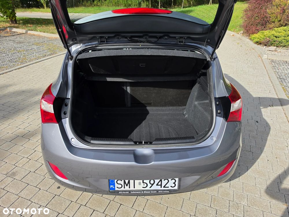 Hyundai i30 blue 1.4 Classic - 14