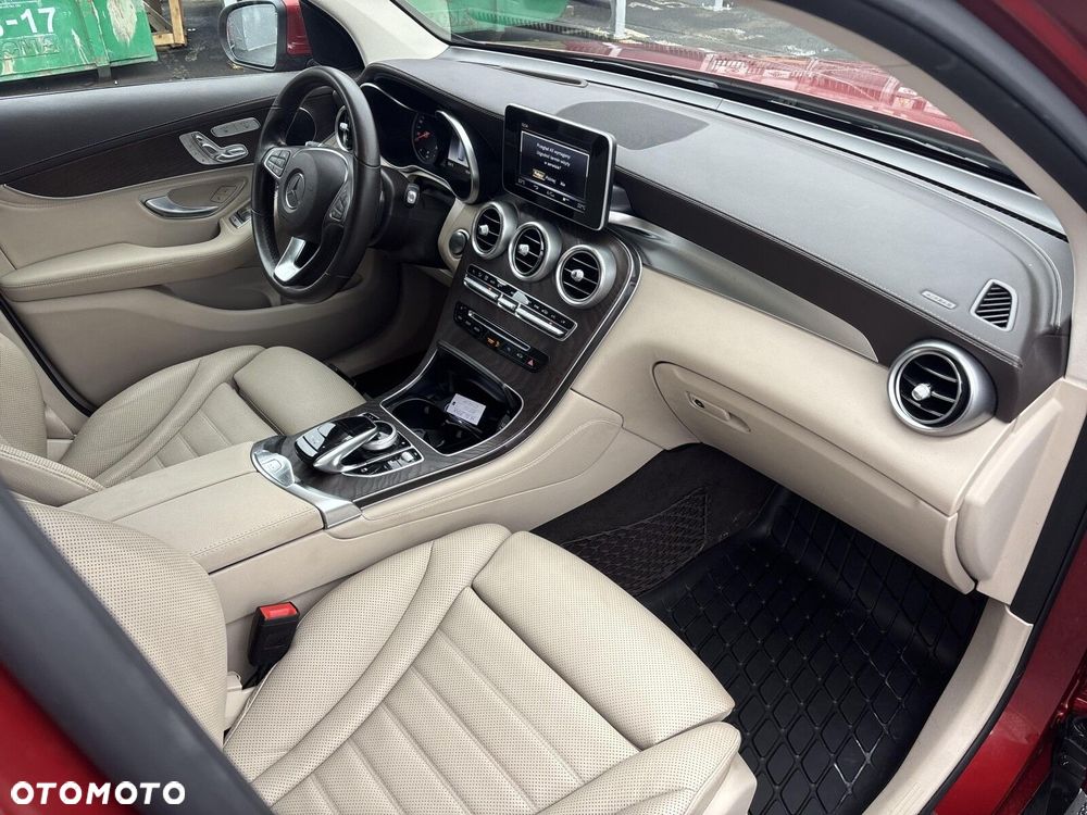 Mercedes-Benz GLC - 17