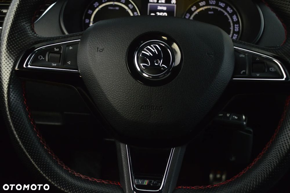 Skoda Octavia 2.0 TDI RS - 30