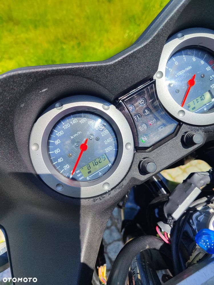 Suzuki V-STROM - 11